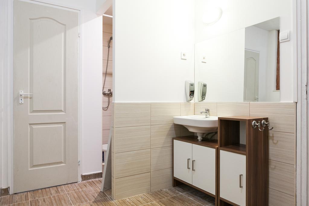 Junior Tower Apartment Будапеща Екстериор снимка