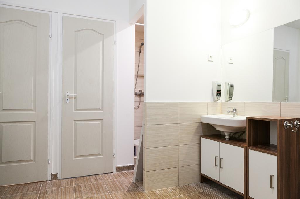 Junior Tower Apartment Будапеща Екстериор снимка